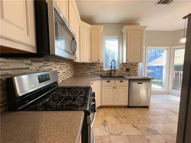 1251 Green Oak Circle, Lawrenceville, GA 30043