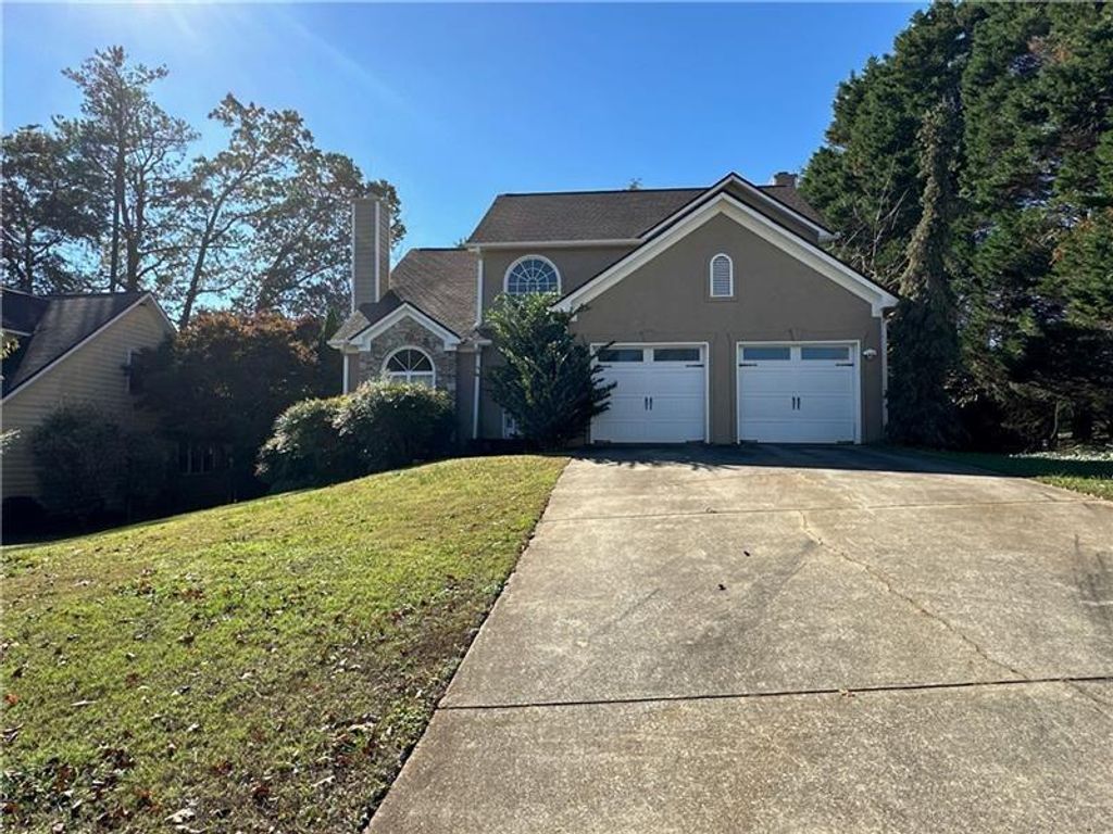 1251 Green Oak Circle, Lawrenceville, GA 30043