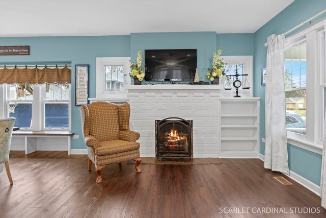 314 E Jefferson Avenue, Wheaton, IL 60187