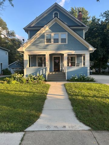 314 E Jefferson Avenue, Wheaton, IL 60187