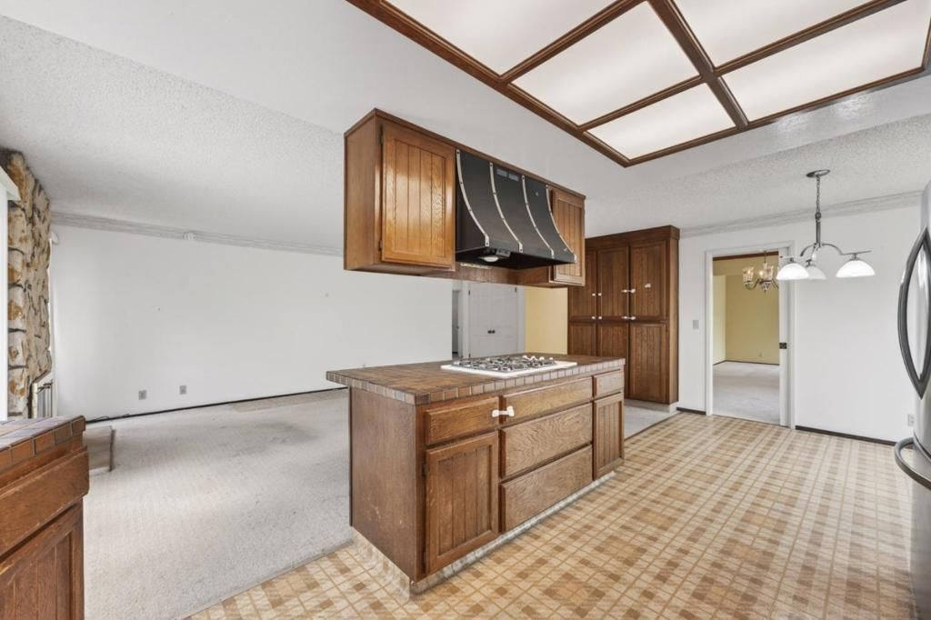 Image 15 of property listing at 20683 Greenleaf Drive, Cupertino, CA 95014