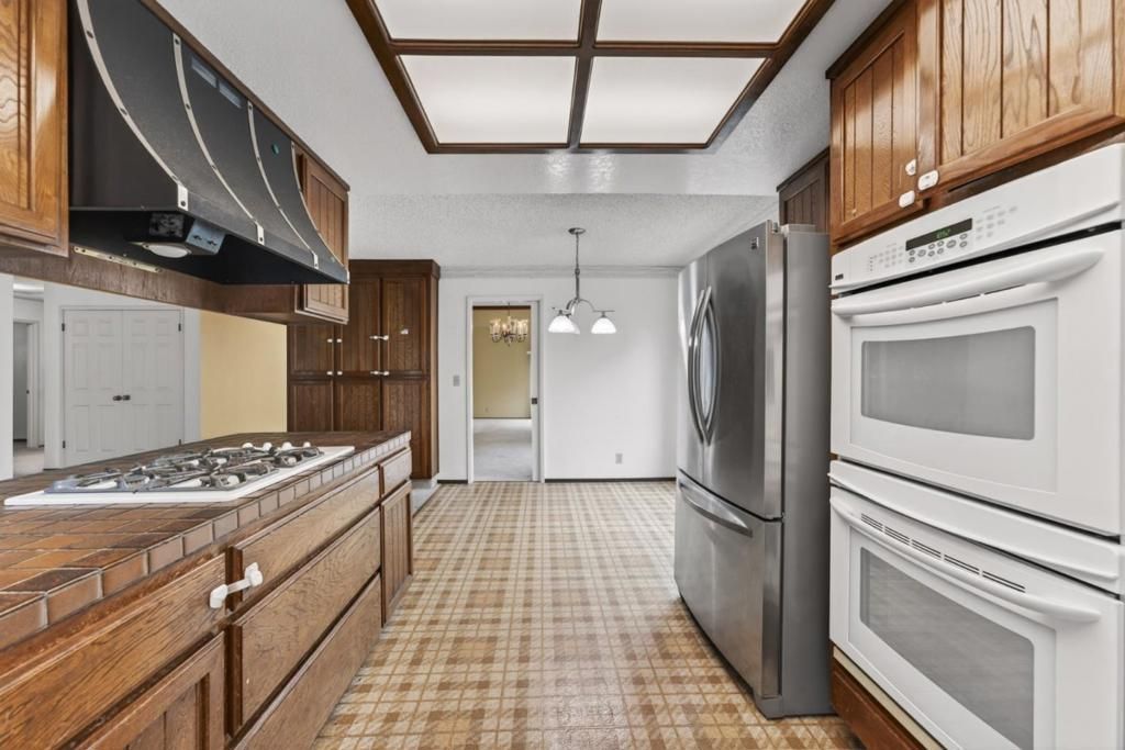 Image 16 of property listing at 20683 Greenleaf Drive, Cupertino, CA 95014