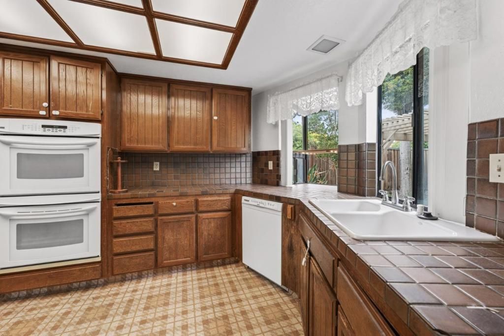 Image 17 of property listing at 20683 Greenleaf Drive, Cupertino, CA 95014