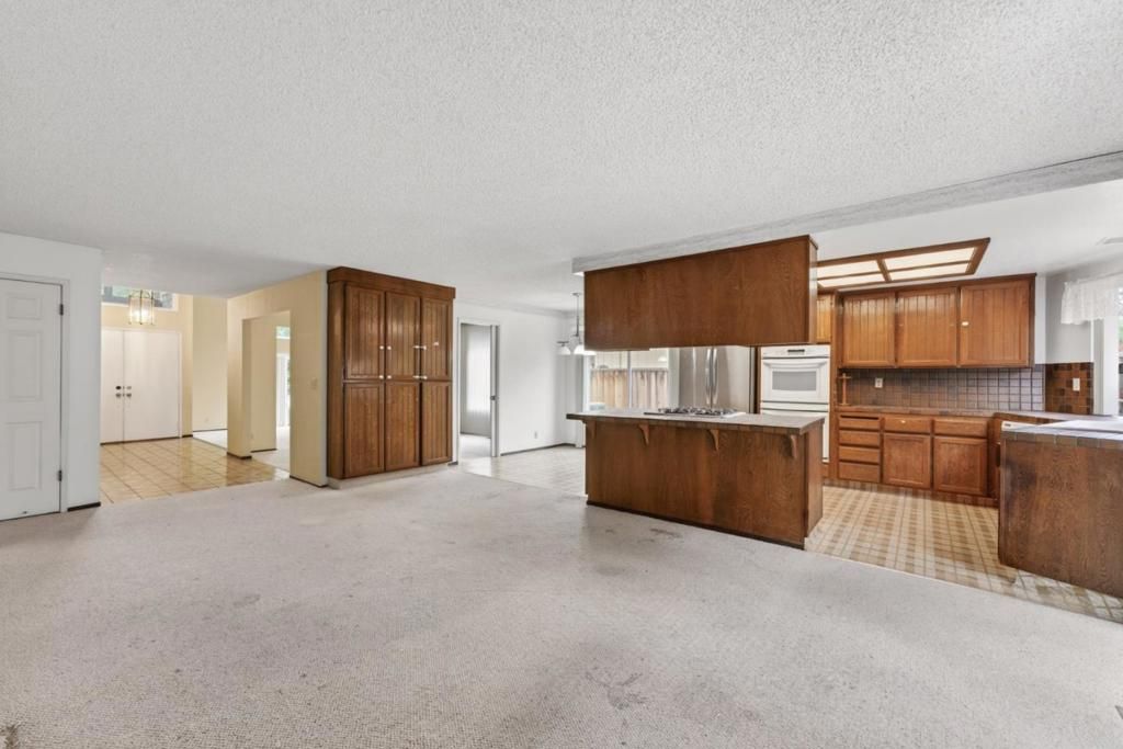 Image 19 of property listing at 20683 Greenleaf Drive, Cupertino, CA 95014