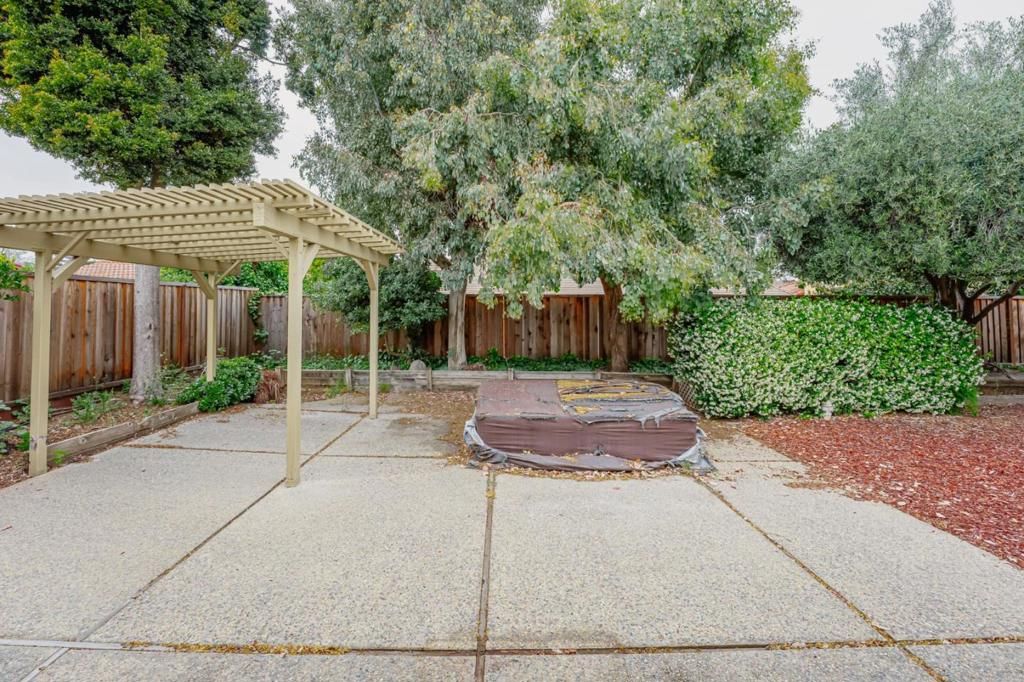 Image 36 of property listing at 20683 Greenleaf Drive, Cupertino, CA 95014