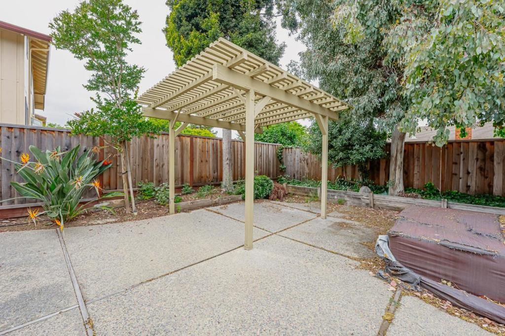 Image 38 of property listing at 20683 Greenleaf Drive, Cupertino, CA 95014