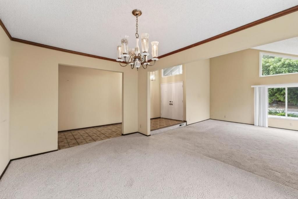 Image 9 of property listing at 20683 Greenleaf Drive, Cupertino, CA 95014