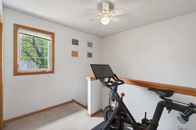 7886 Forest Boulevard E, Woodbury, MN 55125