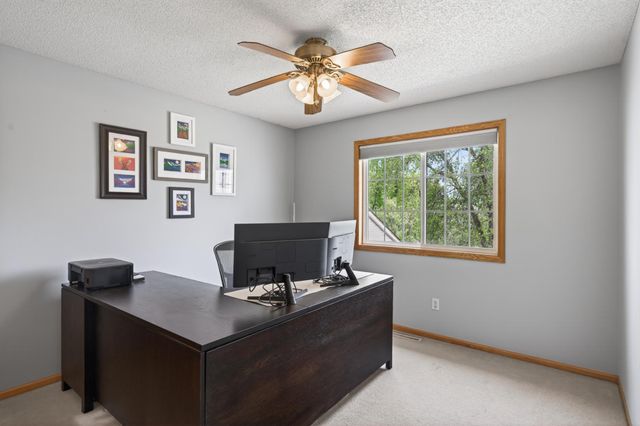 7886 Forest Boulevard E, Woodbury, MN 55125