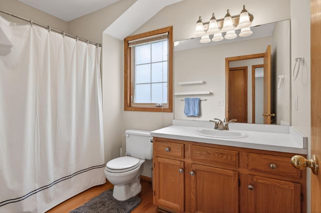 7886 Forest Boulevard E, Woodbury, MN 55125