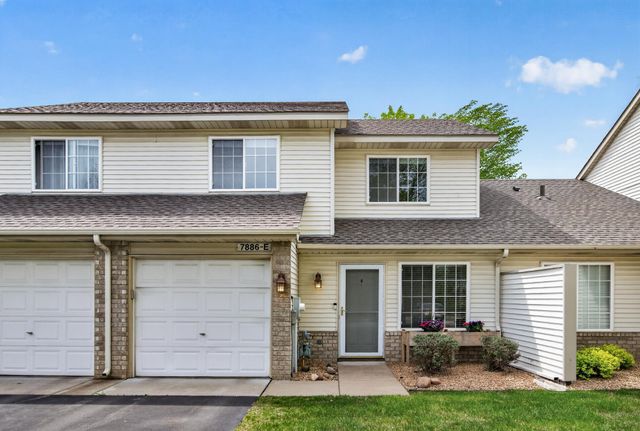 7886 Forest Boulevard E, Woodbury, MN 55125