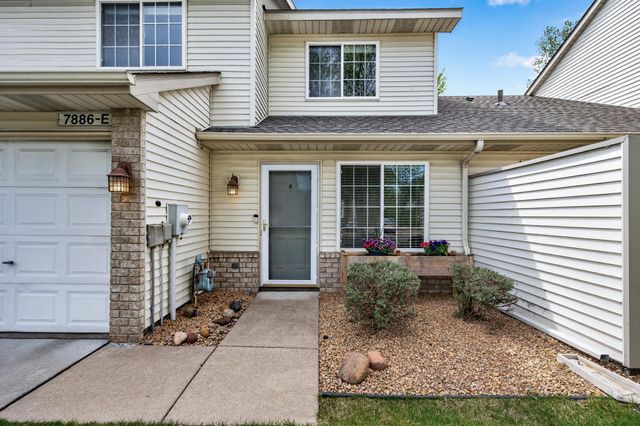 7886 Forest Boulevard E, Woodbury, MN 55125