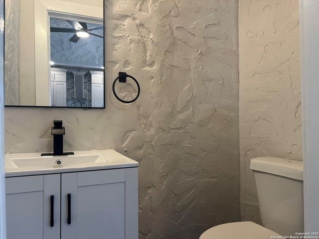 2055 W Magnolia Ave, San Antonio, TX 78201