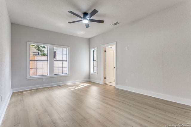 2055 W Magnolia Ave, San Antonio, TX 78201