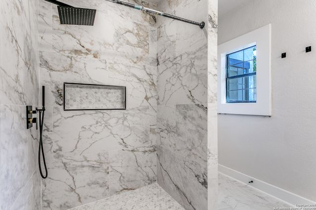 2055 W Magnolia Ave, San Antonio, TX 78201