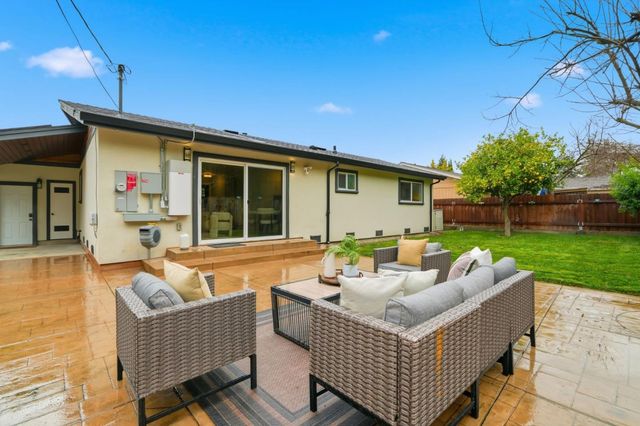 847 San Luppe Drive, Mountain View, CA 94043