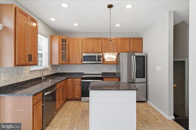 121 DANBURY ST SW, Washington, DC 20032