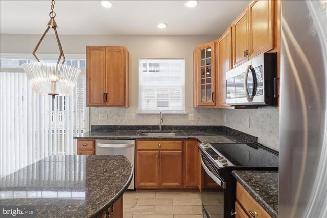 121 DANBURY ST SW, Washington, DC 20032