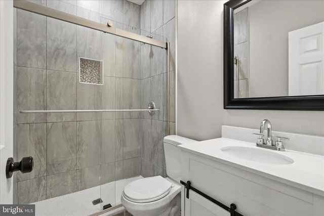 121 DANBURY ST SW, Washington, DC 20032