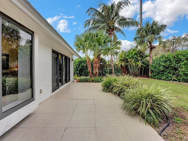 1113 RAINWOOD Circle W, Palm Beach Gardens, FL 33410