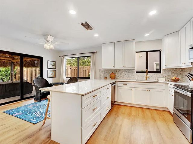1113 RAINWOOD Circle W, Palm Beach Gardens, FL 33410