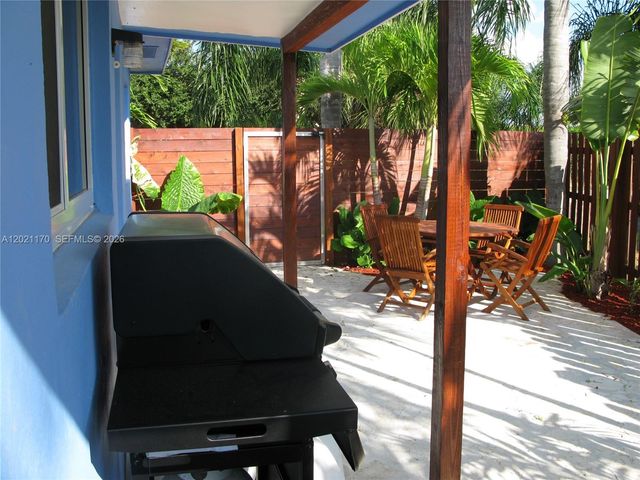 13767 Oleander Ave E, Juno Beach, FL 33408