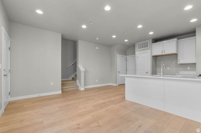 7806 W ALTA LN, Magna, UT 84044