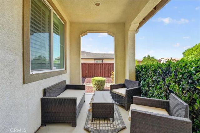 1216 Burgundy Rose, Beaumont, CA 92223