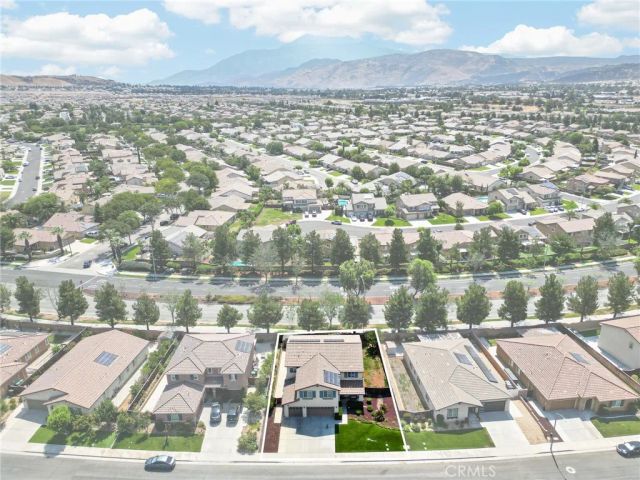 1216 Burgundy Rose, Beaumont, CA 92223