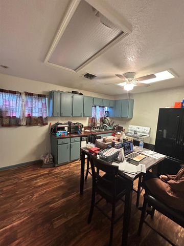 921 Atlantic Dr, Modesto, CA 95358