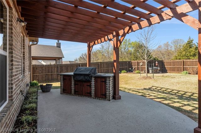 9208 Shirecrest Drive, Fort Smith, AR 72916