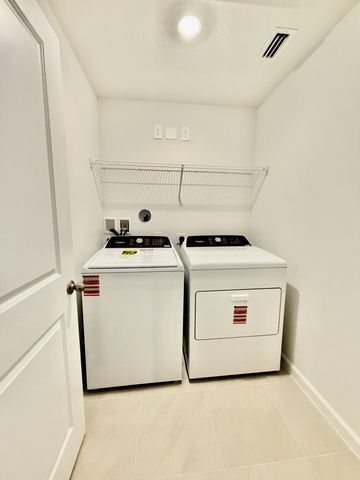 586 Salisbury Circle, Fort Pierce, FL 34982