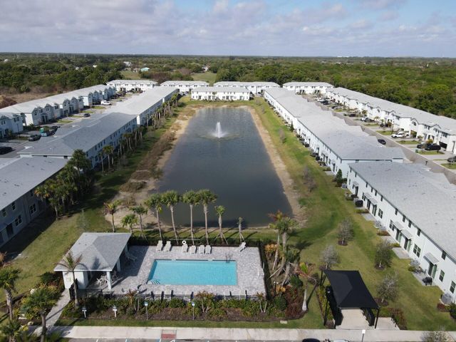 586 Salisbury Circle, Fort Pierce, FL 34982