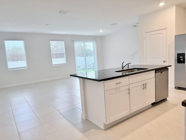 586 Salisbury Circle, Fort Pierce, FL 34982