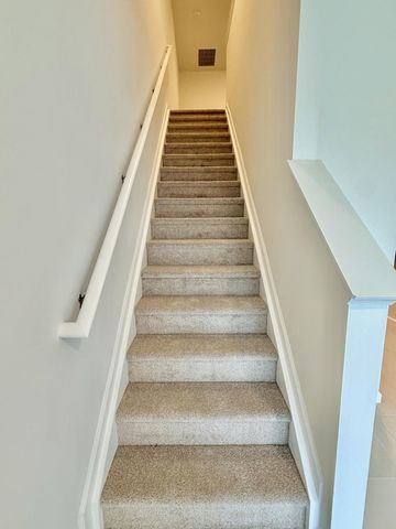 586 Salisbury Circle, Fort Pierce, FL 34982