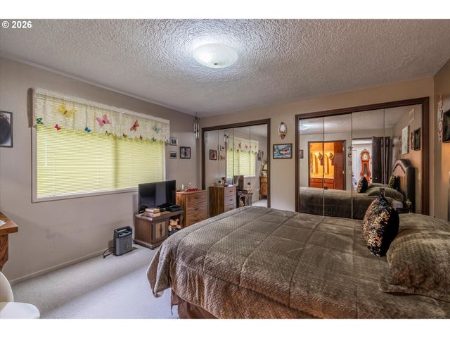 875 SIGNAL Way, Coos Bay, OR 97420