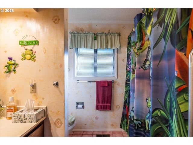 875 SIGNAL Way, Coos Bay, OR 97420