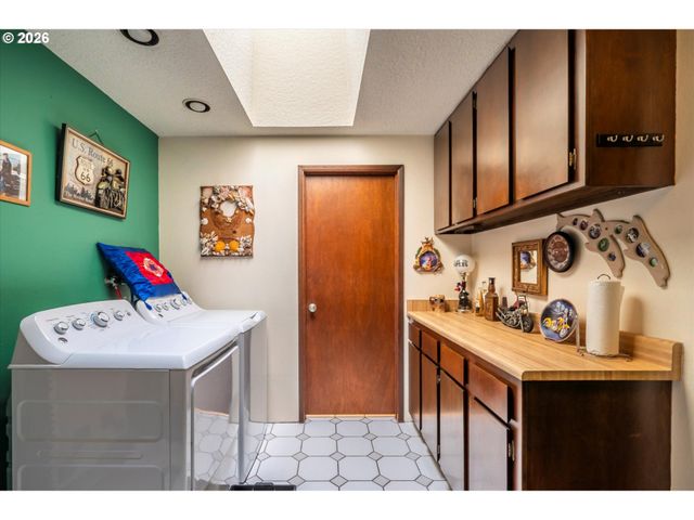 875 SIGNAL Way, Coos Bay, OR 97420