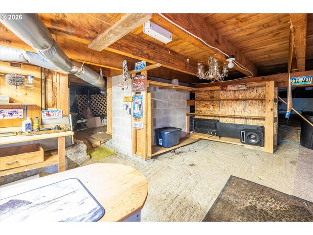 875 SIGNAL Way, Coos Bay, OR 97420