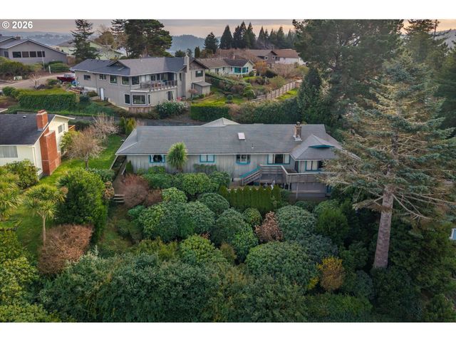 875 SIGNAL Way, Coos Bay, OR 97420