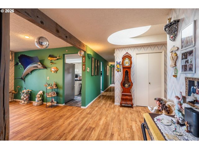 875 SIGNAL Way, Coos Bay, OR 97420