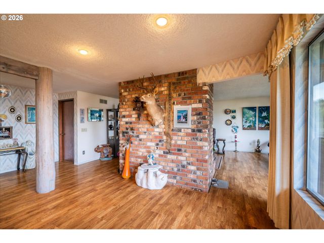 875 SIGNAL Way, Coos Bay, OR 97420