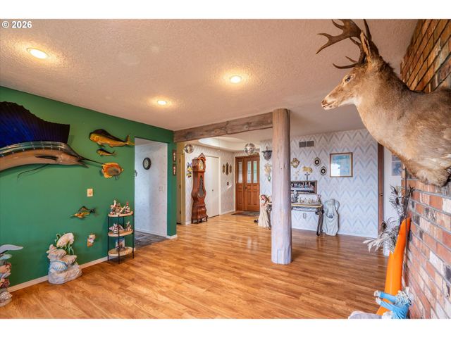 875 SIGNAL Way, Coos Bay, OR 97420