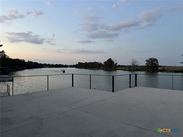 657 Lakeside Pass, New Braunfels, TX 78130