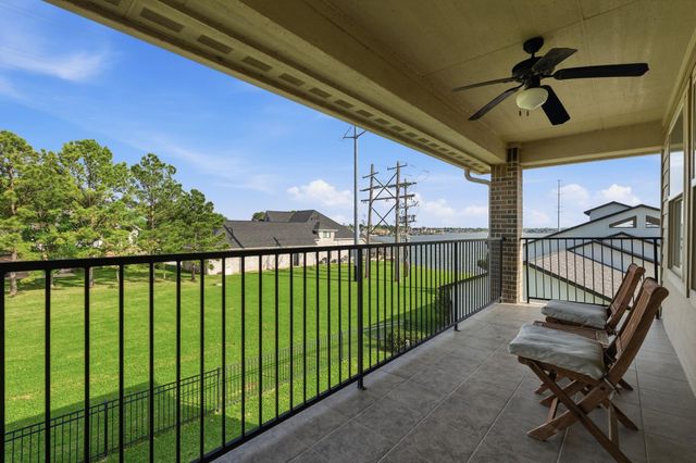32 Waterford Way, Montgomery, TX 77356