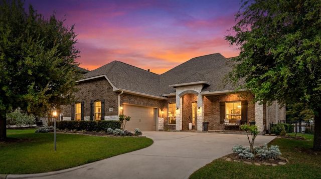 32 Waterford Way, Montgomery, TX 77356