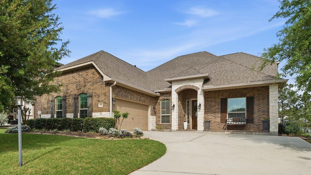 32 Waterford Way, Montgomery, TX 77356