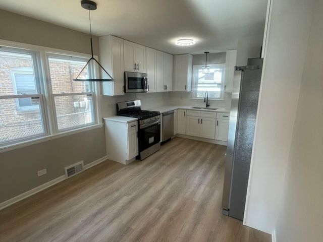 654 W 111th Street, Chicago, IL 60628