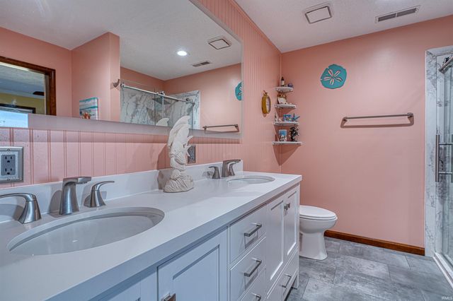 1722 W New Hope Road, Boonville, IN 47601