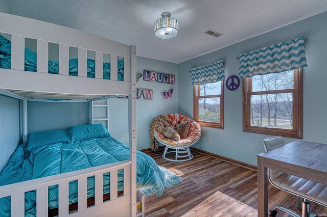 1722 W New Hope Road, Boonville, IN 47601